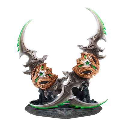 World of Warcraft Warglaives of Azzinoth Replica Collectible - thumbnail 1