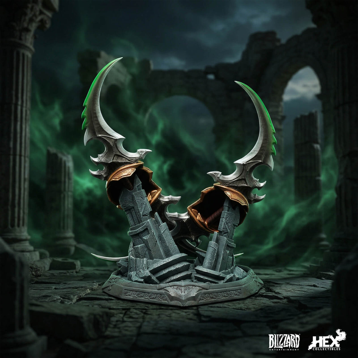 World of Warcraft Warglaives of Azzinoth Replica Collectible, image 5 of 5 - enlarged view